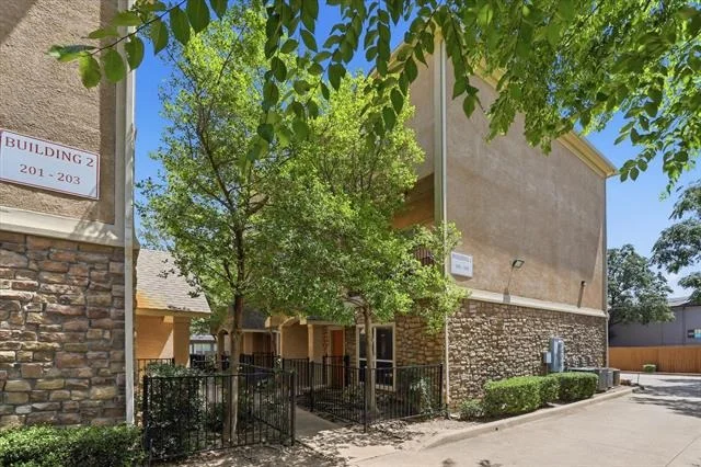 Unit for sale at 3111 Cedarplaza Lane, Dallas, TX 75235