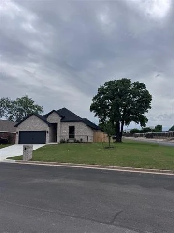 Unit for sale at 215 Sweetwater Drive, Weatherford, TX 76086