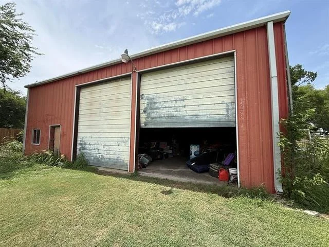 Unit for sale at 4324 W Park Row Boulevard, Corsicana, TX 75110
