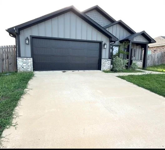 Unit for sale at 17115 Meadowview Lane, Lindale, TX 75771