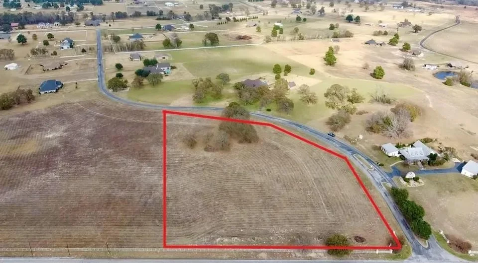 Unit for sale at 15511 Stallion Lake Boulevard, Lindale, TX 75771