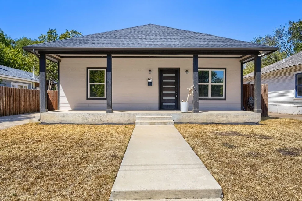 Unit for sale at 713 S Willomet Avenue, Dallas, TX 75208