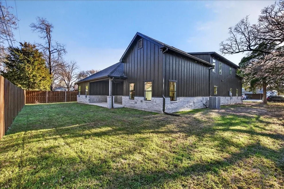 Unit for sale at 114 Castlewood Road, Enchanted Oaks, TX 75156