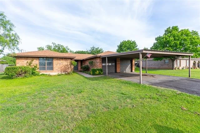 Unit for sale at 1424 Sunset Drive, Baird, TX 79504