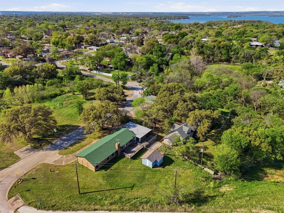 Unit for sale at 7020 Edgemere Place, Lake Worth, TX 76135