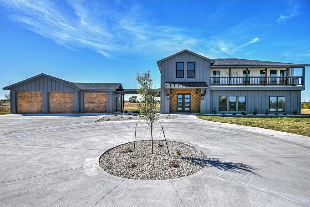 Unit for sale at 8186 S Lone Star Parkway, Moody, TX 76557