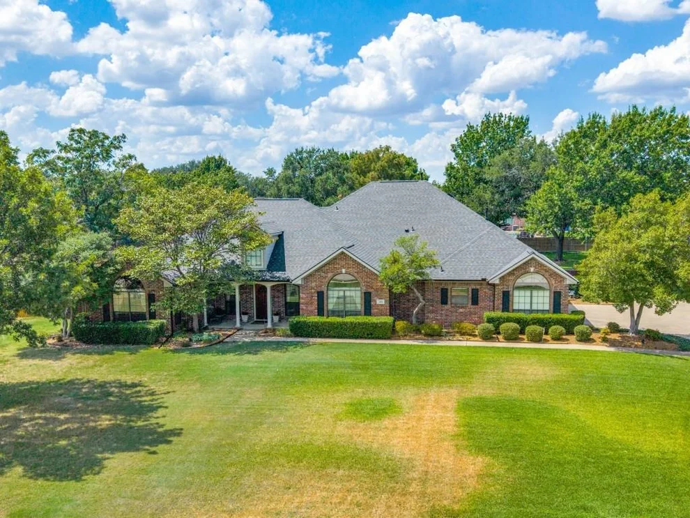 Unit for sale at 103 Texas Circle, Sunnyvale, TX 75182
