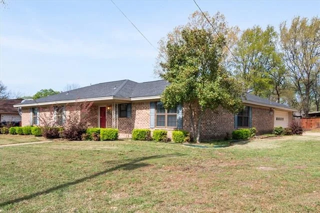 Unit for sale at 316 Mckinney Avenue, Corsicana, TX 75110