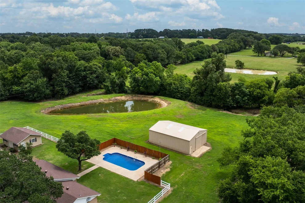 Unit for sale at 11608 State Highway 19 N, Athens, TX 75752