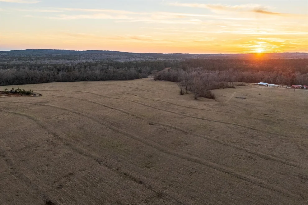 Unit for sale at 13579 County Road 4198 S, Laneville, TX 75667