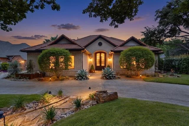 Unit for sale at 6605 Castle Pines Drive, Plano, TX 75093