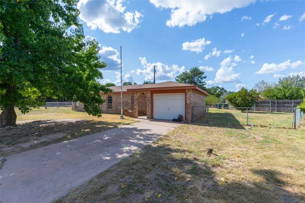 Unit for sale at 1714 Locksley Court, Clyde, TX 79510