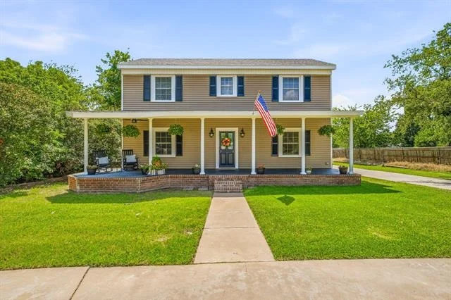 Unit for sale at 816 Kentucky Street, Graham, TX 76450