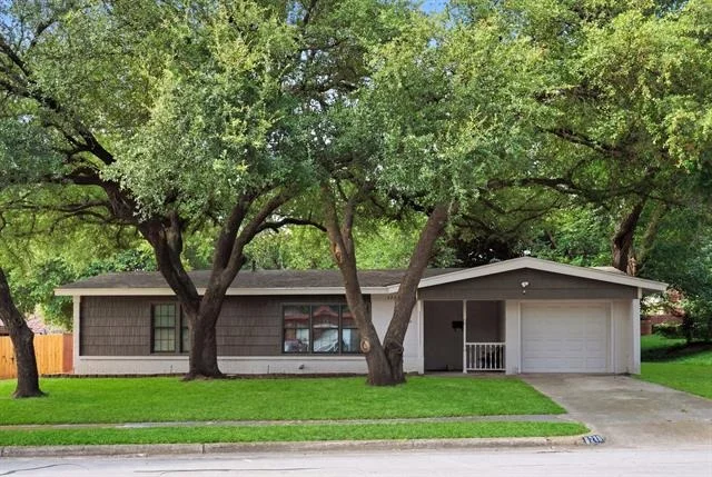 Unit for sale at 6220 Franwood Terrace, Fort Worth, TX 76112
