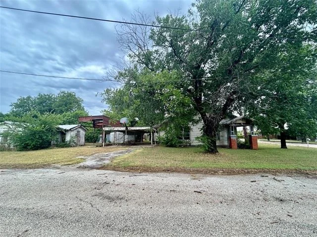 Unit for sale at 501 W 12th Street, Coleman, TX 76834