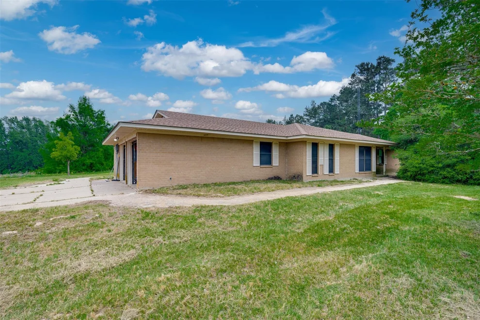 Unit for sale at 1054 An County Road 415, Palestine, TX 75801