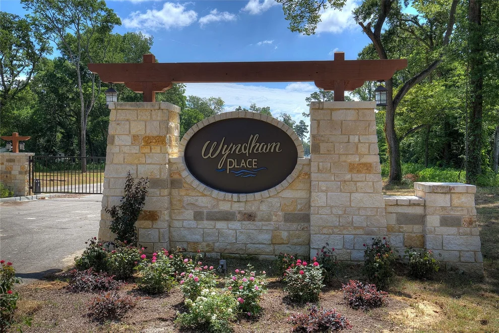 Unit for sale at 20609 Wycliff Drive, Chandler, TX 75758