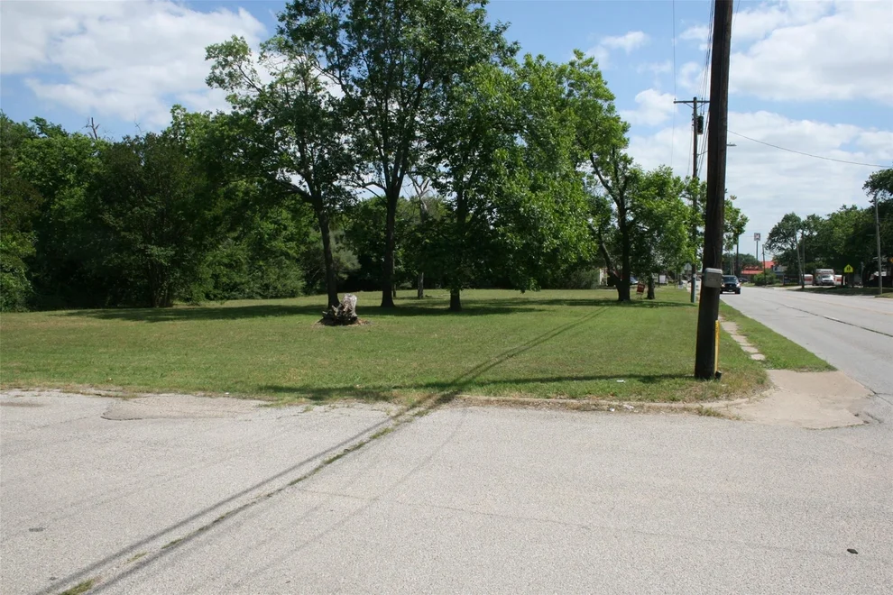 Unit for sale at 1507 S Washington Street, Kaufman, TX 75142