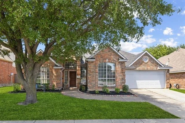 Unit for sale at 400 Sparrow Hawk, McKinney, TX 75072