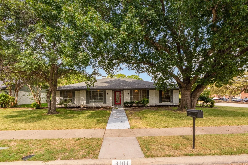 Unit for sale at 3101 Bonniebrook Drive, Plano, TX 75075
