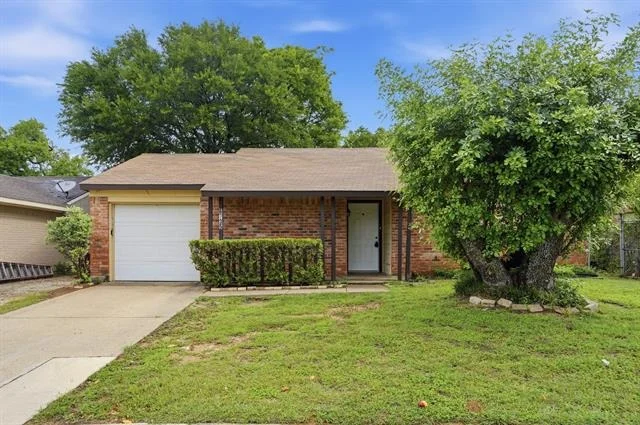 Unit for sale at 6735 Woodhill Road, Dallas, TX 75217