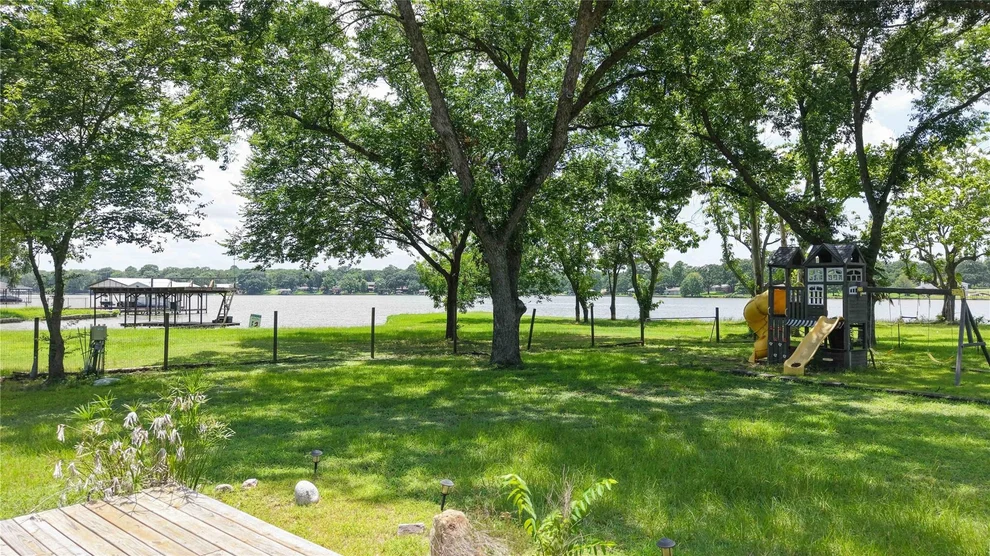 Unit for sale at 109 Arrow Way, Gun Barrel City, TX 75156