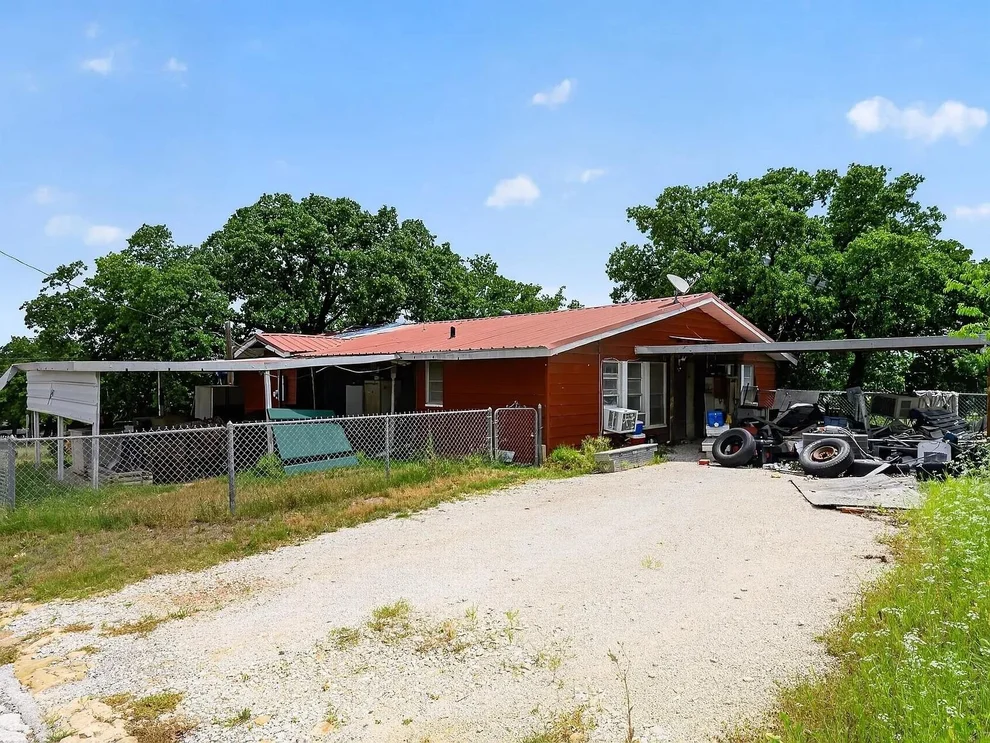 Unit for sale at 810 W Plummer Street, Eastland, TX 76448