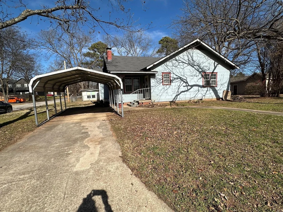 Unit for sale at 324 W Plum Street, Durant, OK 74701