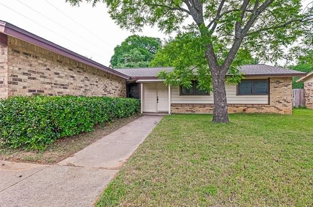 Unit for sale at 2605 Hollywood Drive, Arlington, TX 76013