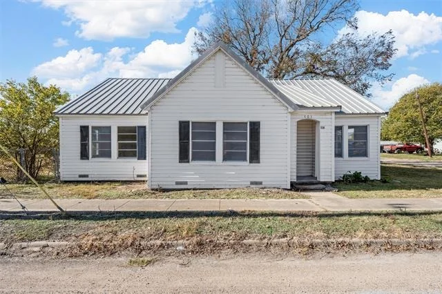Unit for sale at 403 S 5th Street, Rosebud, TX 76570