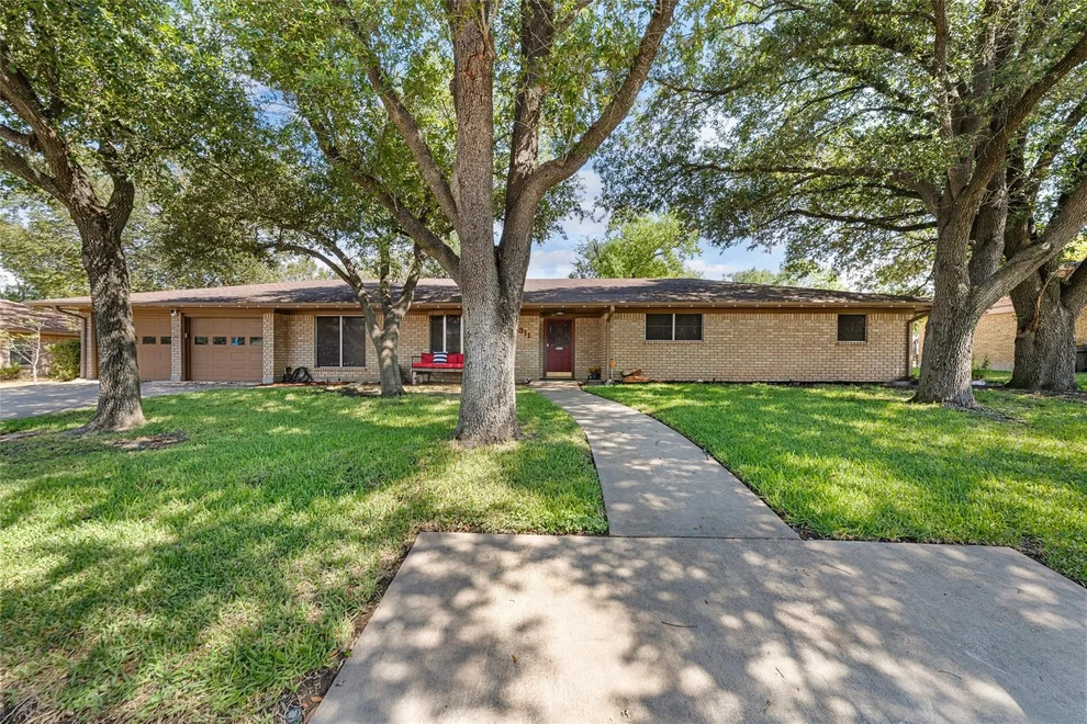 Unit for sale at 311 S College Avenue, Troy, TX 76579