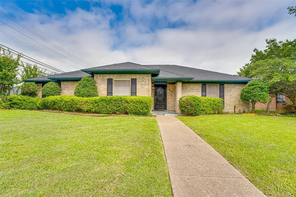 Unit for sale at 917 Meadowgate Drive, Garland, TX 75040