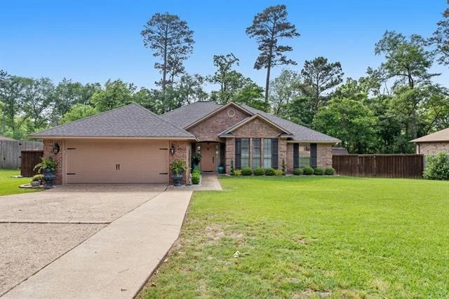 Unit for sale at 19122 Pinedale Circle, Flint, TX 75762