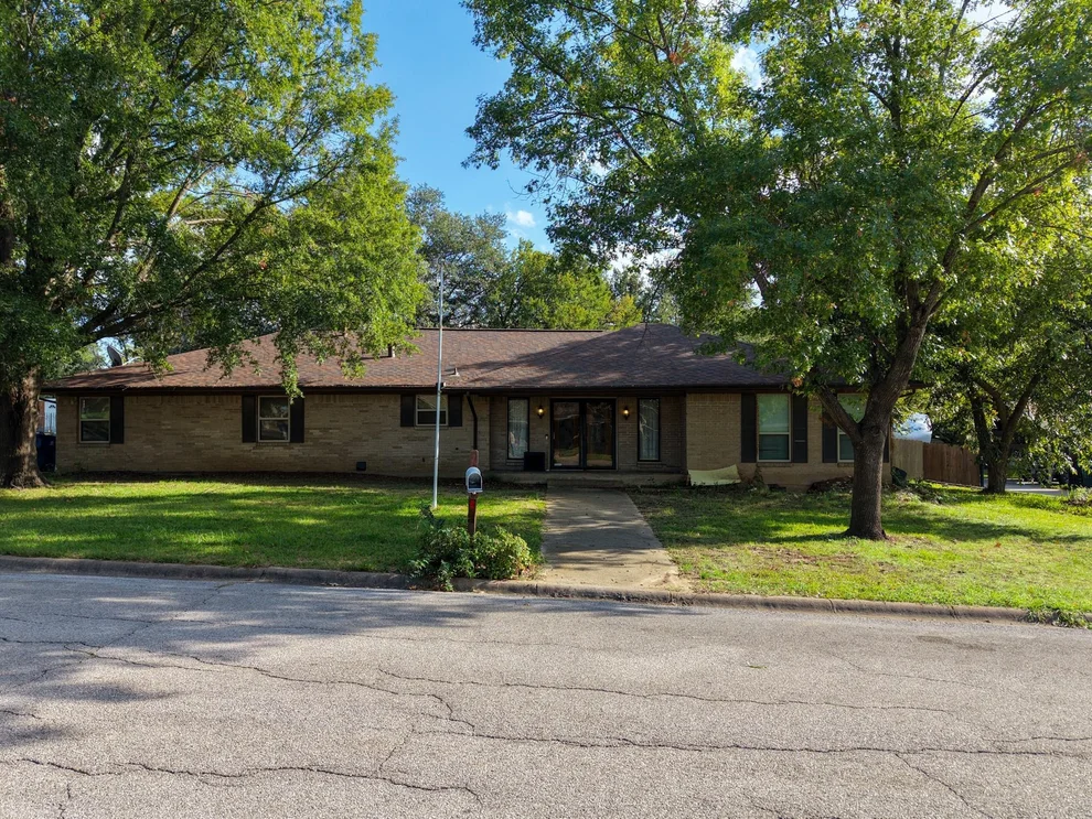 Unit for sale at 1602 Idlewood Drive, Sherman, TX 75092