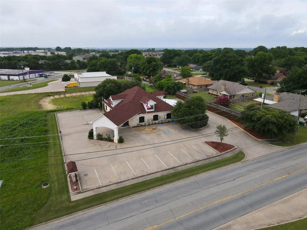 Unit for sale at 1700 Gallagher Drive, Sherman, TX 75090