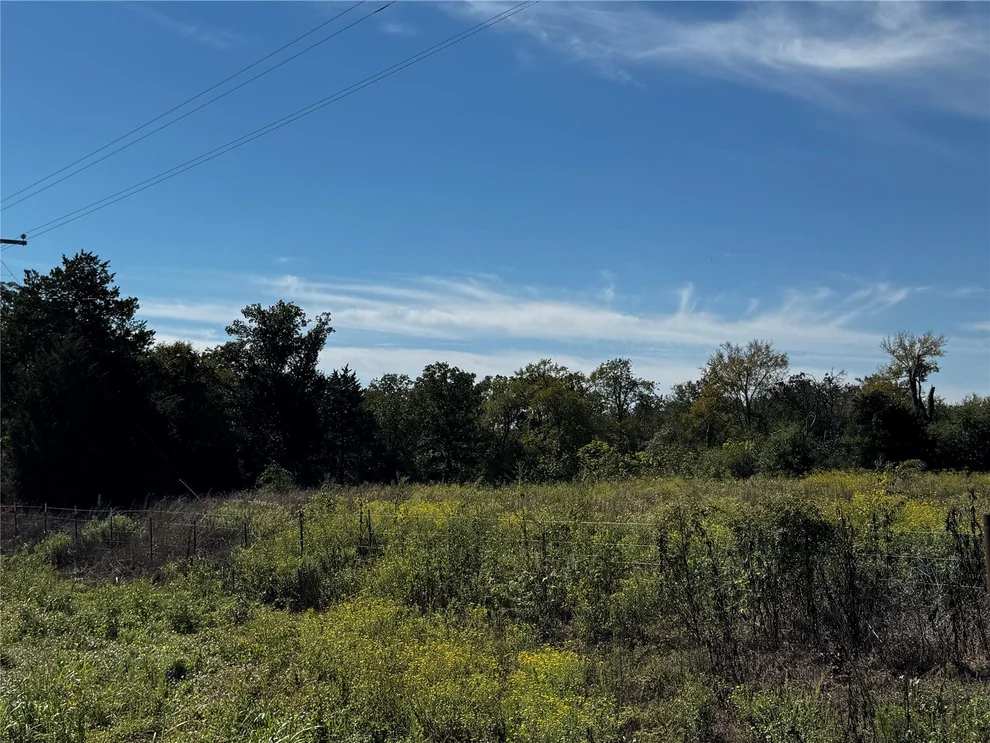 Unit for sale at 4950 FM 937, Groesbeck, TX 76642
