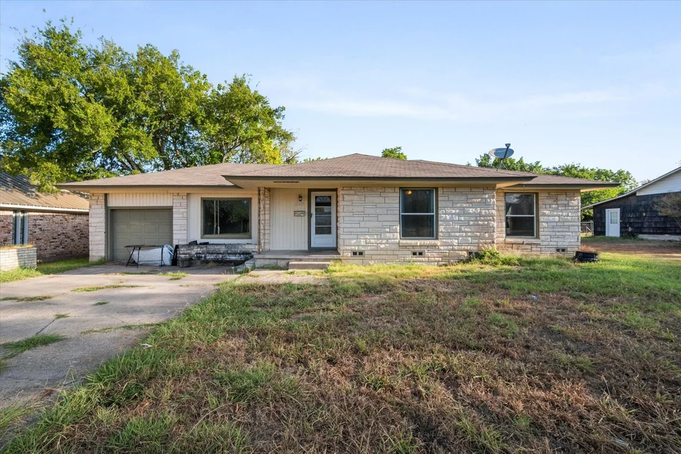 Unit for sale at 807 E Tyler Street, Mexia, TX 76667
