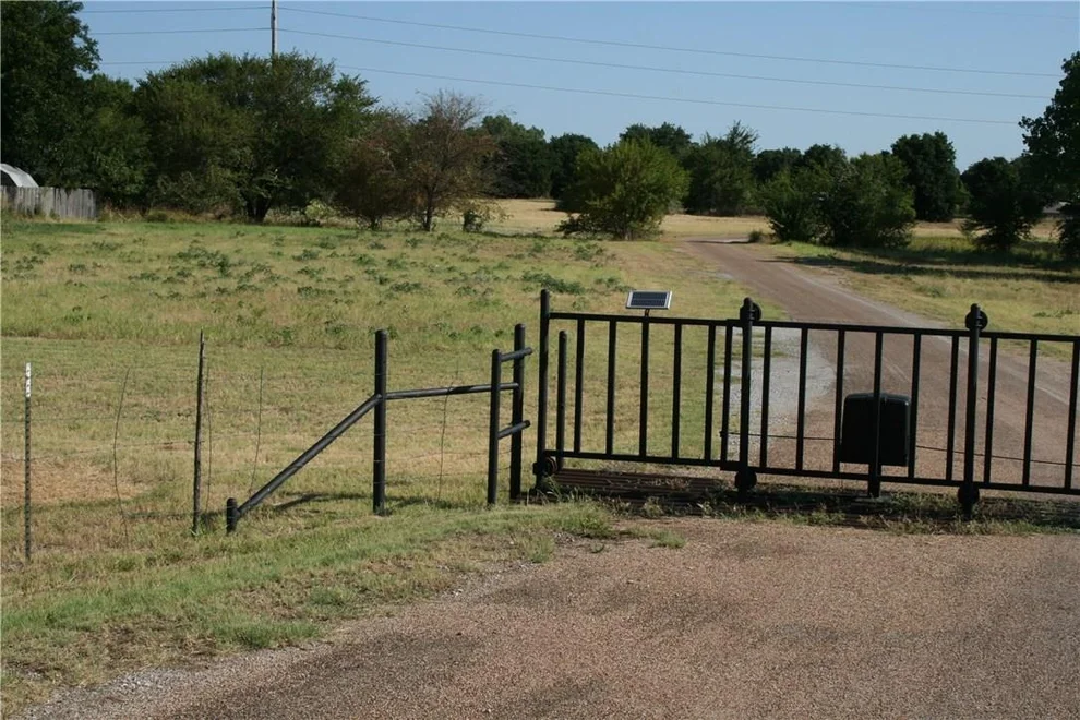 Unit for sale at 2001 Santa Fe Drive, Weatherford, TX 76086