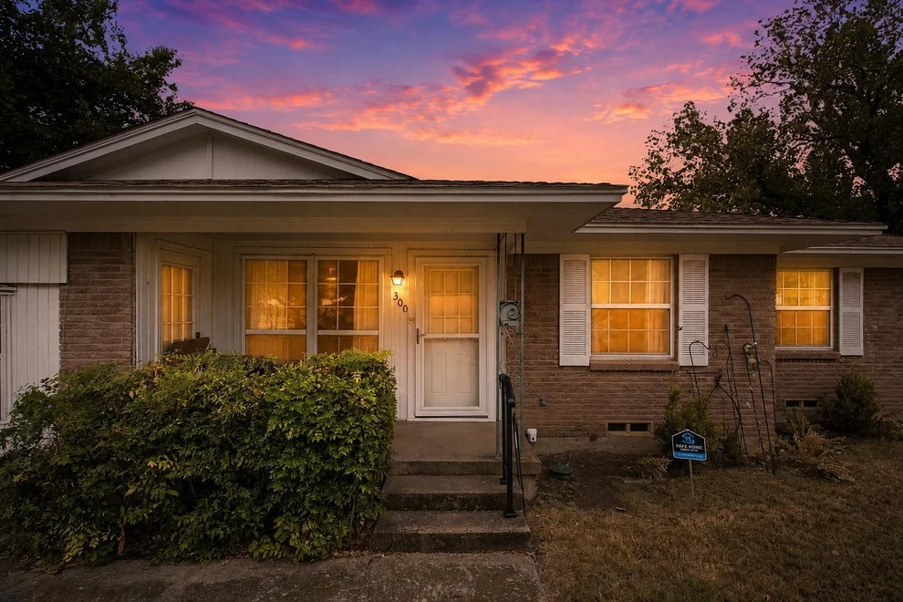 Unit for sale at 300 Parkwood Place, Lewisville, TX 75067