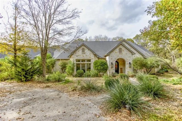 Unit for sale at 122 Forest Creek Circle, Weatherford, TX 76088