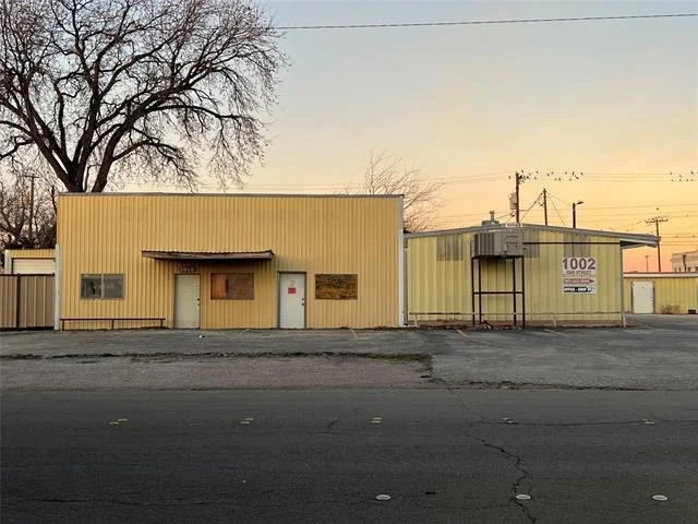 Unit for sale at 1002 Oak Street, Abilene, TX 79602
