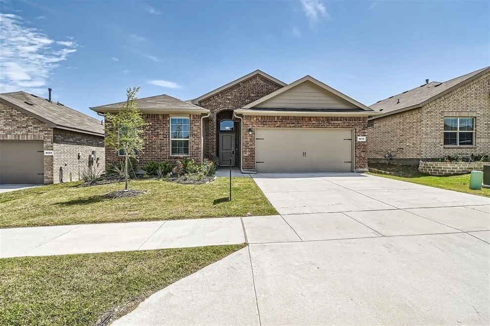 Unit for sale at 8616 Caldera Lane, Fort Worth, TX 76131