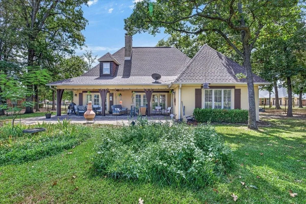 Unit for sale at 257 Saint Andrews Drive E, Mabank, TX 75156