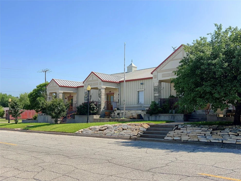 Unit for sale at 1106 Travis, Wichita Falls, TX 76301
