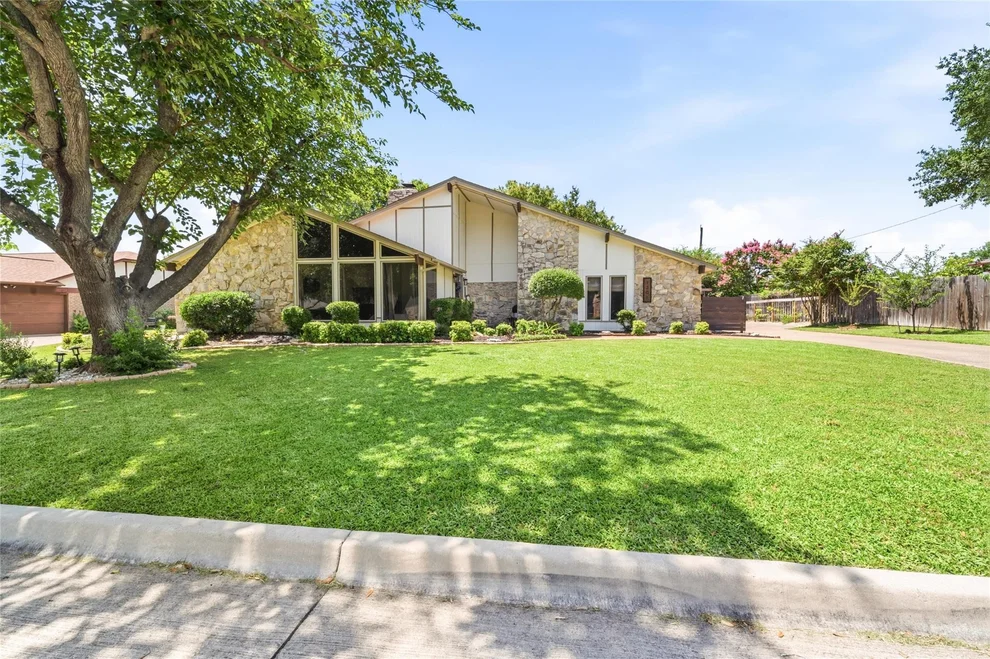Unit for sale at 1201 Rockmoor Drive, Edgecliff Village, TX 76134
