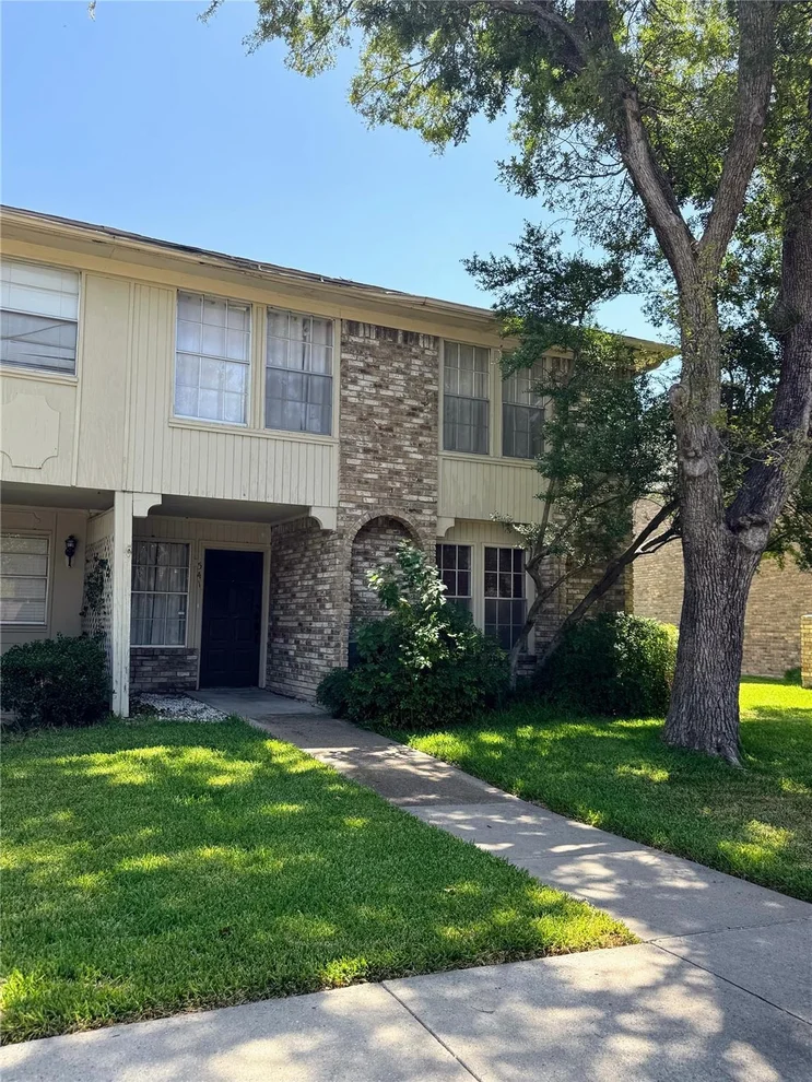 Unit for sale at 541 Towne House Lane, Richardson, TX 75081