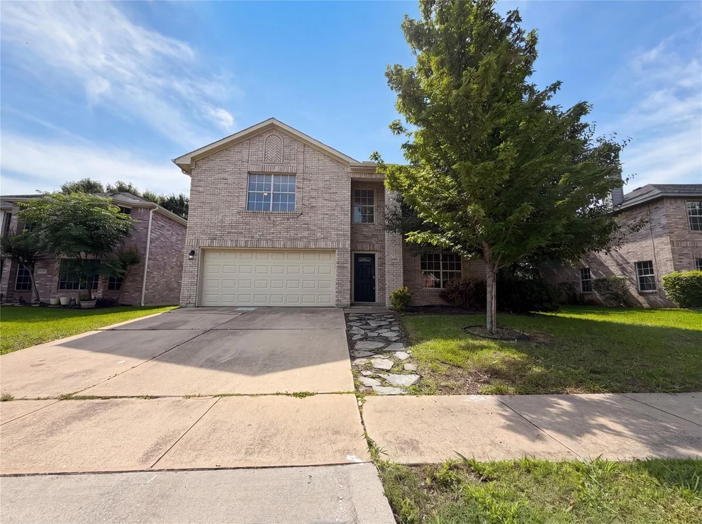 Unit for sale at 2320 Bantry Lane, Arlington, TX 76002