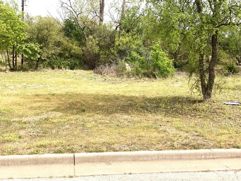 Unit for sale at 0000 Westwoood, Graham, TX 76450
