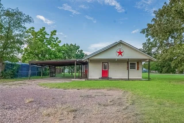Unit for sale at 306 N Front Street, Savoy, TX 75479