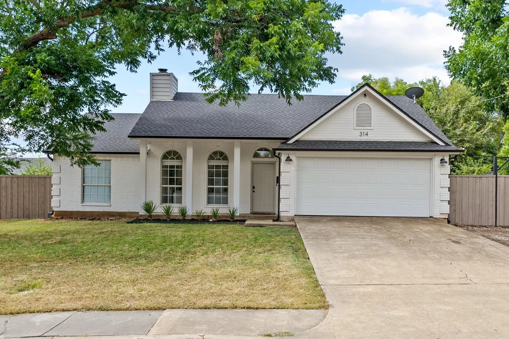 Unit for sale at 314 E Center Street, Duncanville, TX 75116